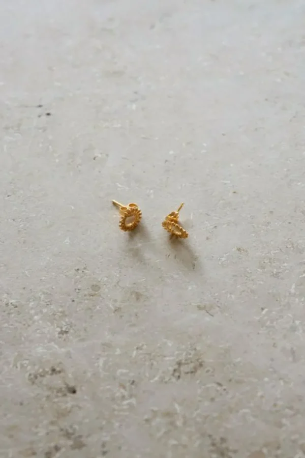 By bar Oorbellen | Sieraden<ruby stud earring | gold