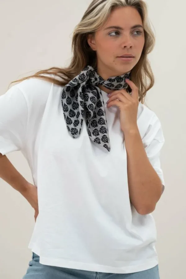 By bar Sjaals & Mutsen | Antic Accessoires<sari silk scarf | arrah e